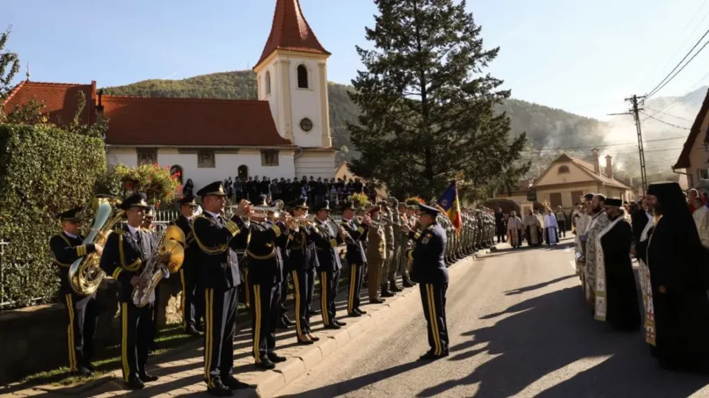 Moaștele Sf. Gheorghe de la Cernica au fost primite cu onoruri militare în Mărginimea Sibiului