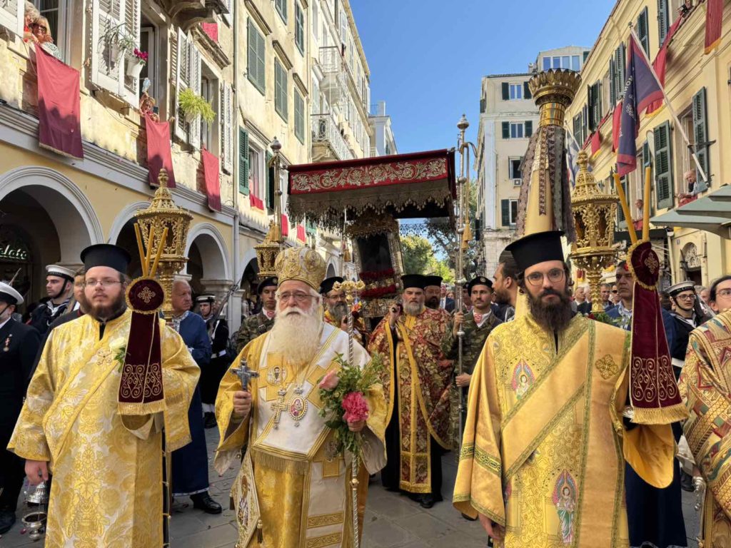 Πρωτοκύριακο στην Κέρκυρα: Λιτανεία του σκηνώματος του Αγίου Σπυρίδωνος