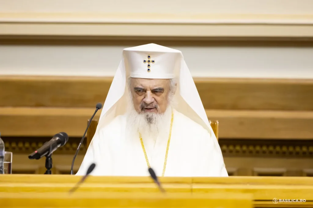 Patriarhul Daniel: Pictorii bisericești, vestitori ai luminii celei neînserate