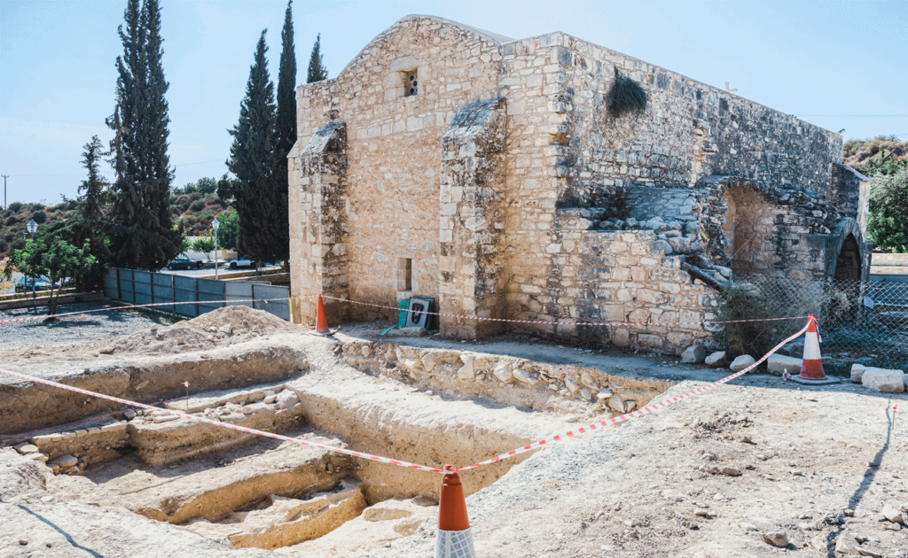 Τα μυστικά της Παναγίας Καρμιώτισσας στα Πολεμίδια φέρνουν στο φως ανασκαφές