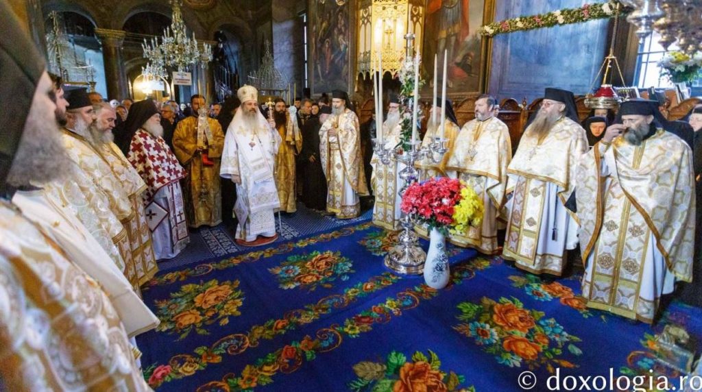 (Foto) Prăznuirea Sfinților Arhangheli la Mănăstirea Agapia