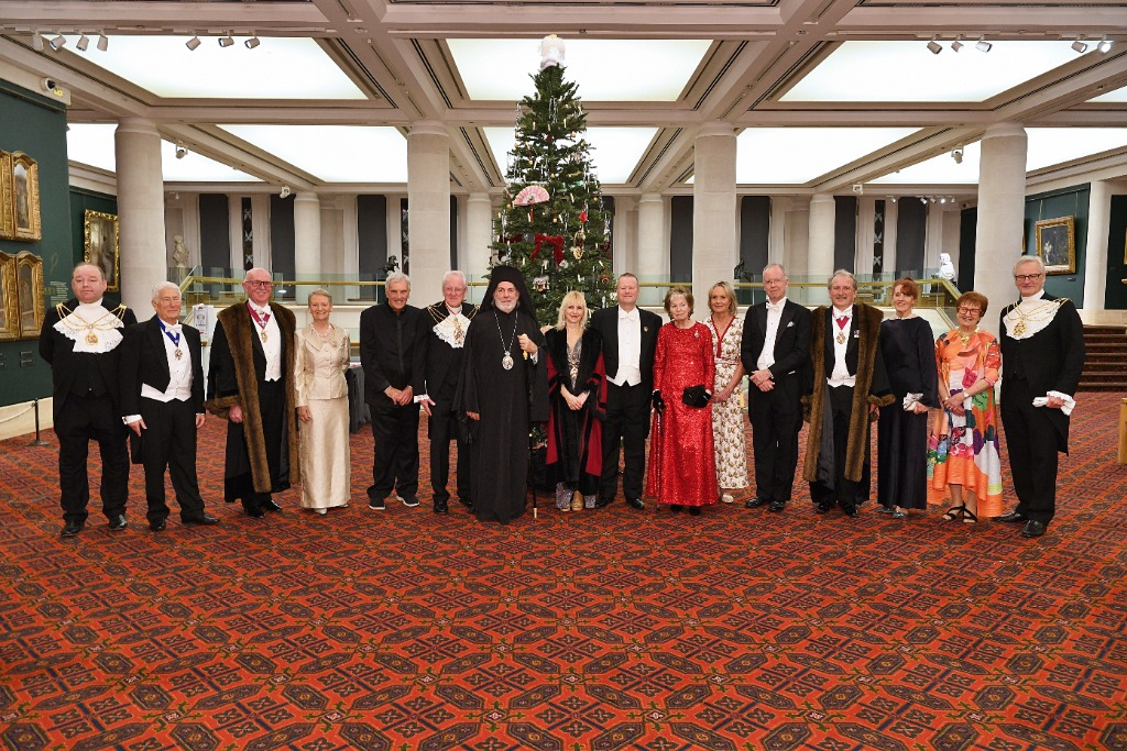 Archbishop Nikitas Attends the Guild of Freemen Annual Banquet