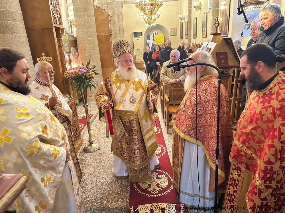 O Ιεραπύτνης Κύριλλος στον πανηγυρίζοντα Ι.Ν. Αγίου Στεφάνου της ομώνυμης κοινότητας στην Ιεράπετρα