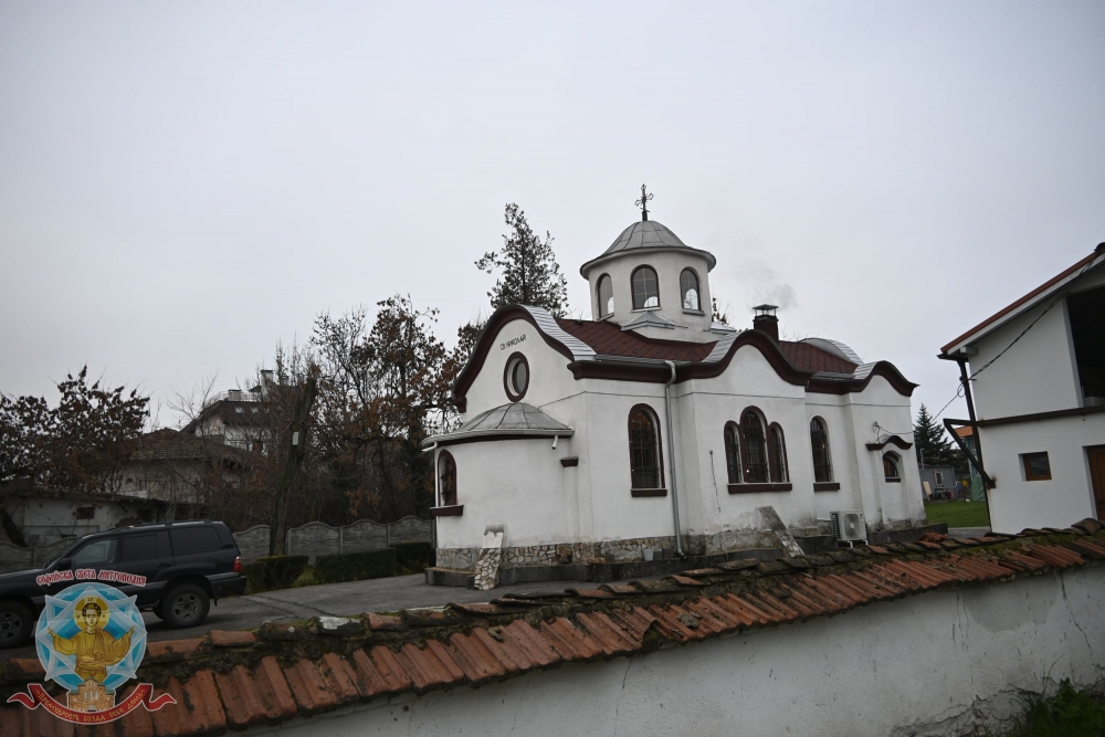 Архиерейска света литургия в храм „Св. Николай“, кв. „Бенковски“