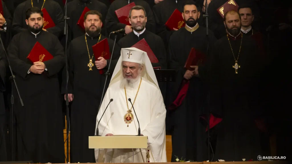 Patriarhul Daniel: Colindele ne vindecă de întristare și ne oferă bucurie sfântă