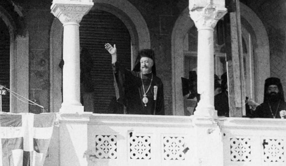 7 Δεκεμβρίου 1974: Ο Αρχιεπίσκοπος Μακάριος επιστρέφει στην Κύπρο