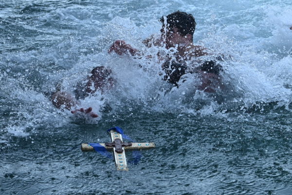 Κυκλοφοριακές ρυθμίσεις τη Δευτέρα για τα Θεοφάνεια σε Αθήνα και Πειραιά