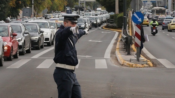 Κυκλοφοριακές ρυθμίσεις σήμερα και αύριο στην Αθήνα για την κηδεία του Κώστα Σημίτη